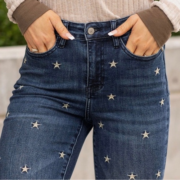 Judy Blue Star Embroidered Super Flare Jeans - Picture 5 of 12